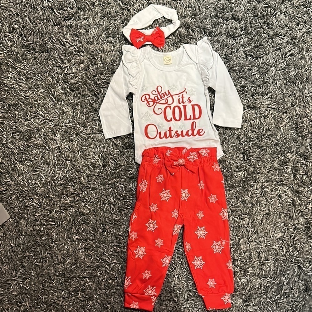 “Baby it’s cold outside” baby’s holiday Christmas outfit size 80 approx. 3-6 m